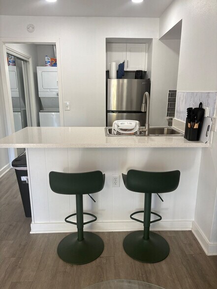 Building Photo - 3104 Stoneway Dr