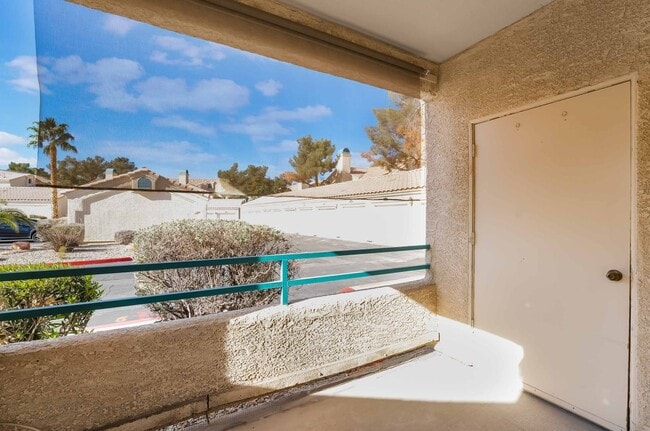 Building Photo - Charming First-Floor Home with Open Living and Private Patio