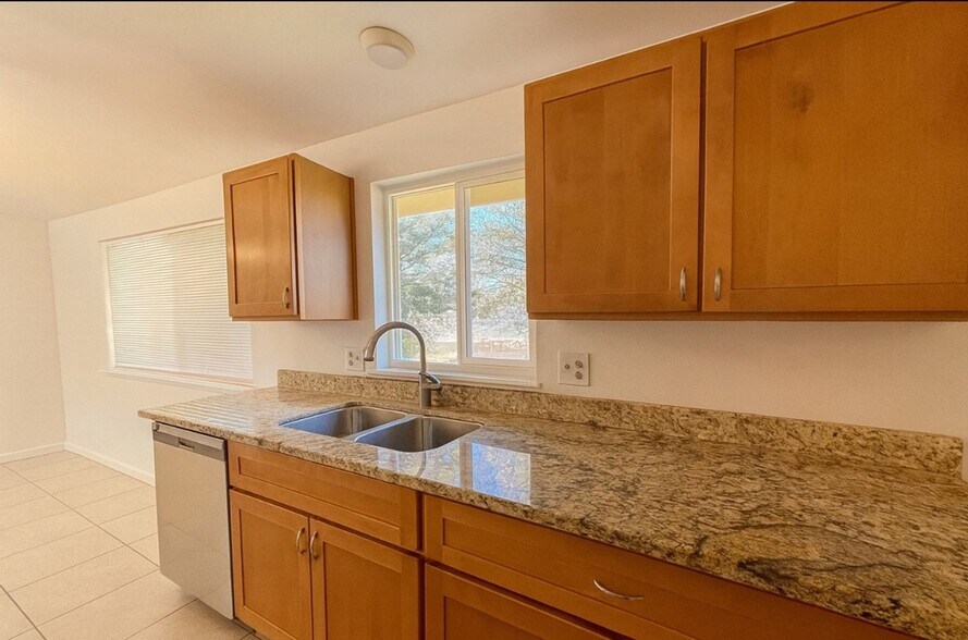 Building Photo - 6008 S Mason Ave