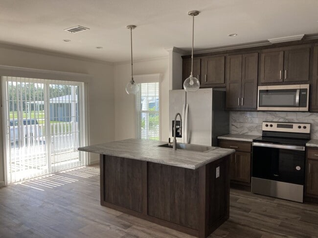 Building Photo - 3617 Campari Dr