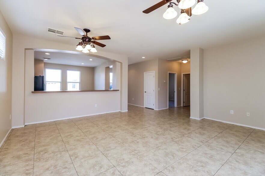 Building Photo - 347 N Wesley