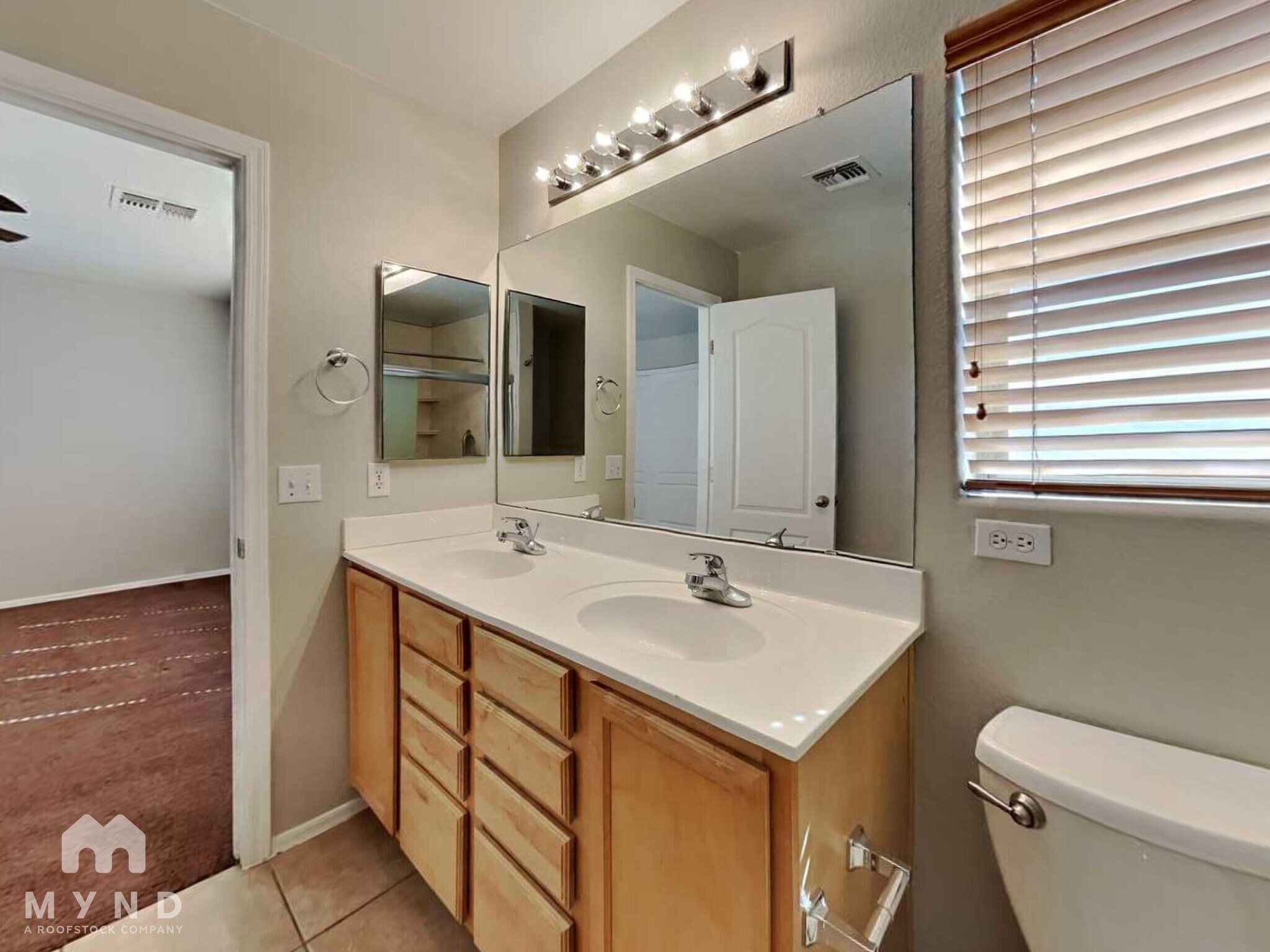 Building Photo - 6327 W Branham Ln