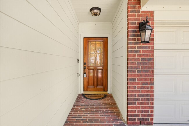 Building Photo - 18819 Forest Deer Rd