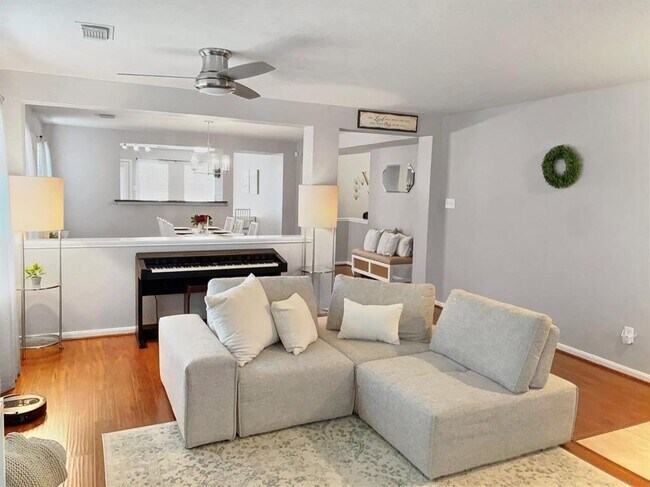 Building Photo - 21235 Bending Green Way