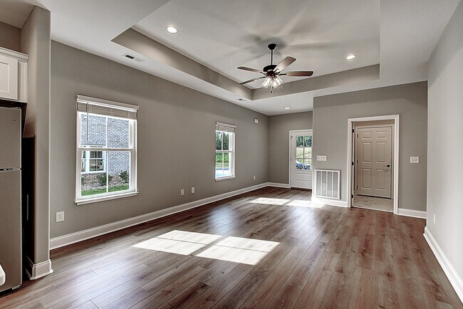 Building Photo - 2075 Haystack Cir