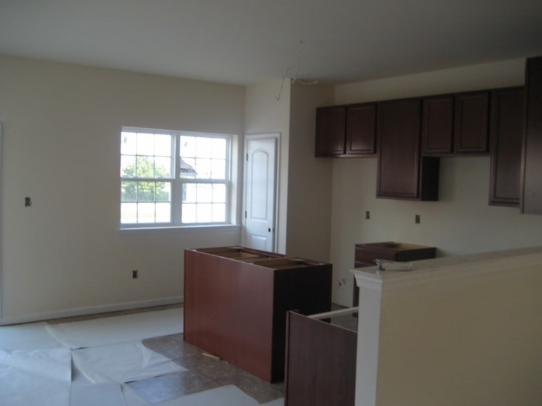 Kitchen - 112 Ridgemont Dr