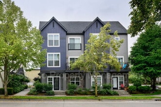 Building Photo - 10651 NE Red Wing Way