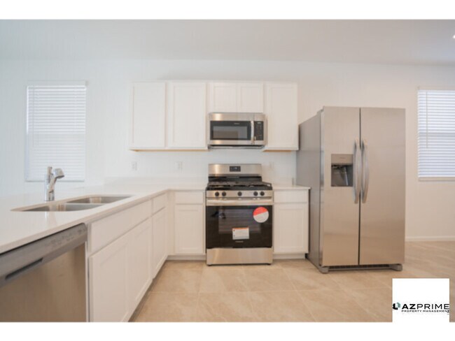 Building Photo - Move-In Ready Modern 3/2 in Avondale's Most Sought-After Community.