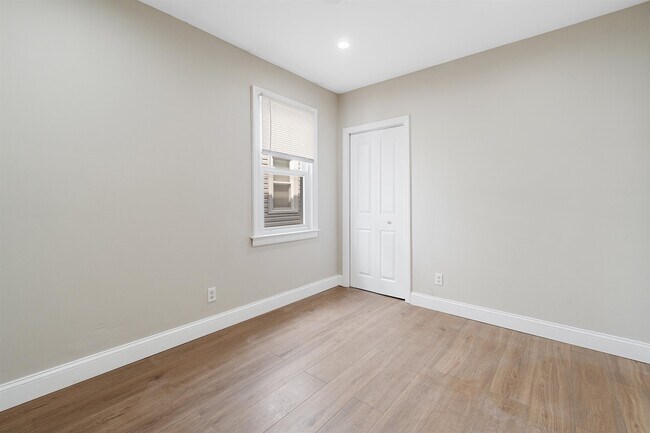 Building Photo - 24 Fremont St