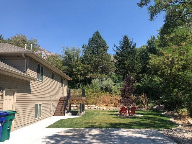 Building Photo - 1461 Wild Rose Way