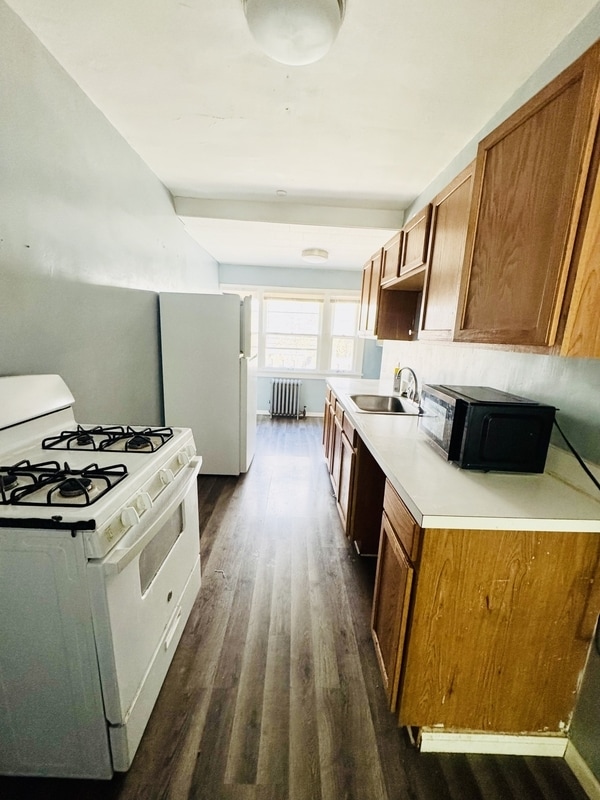 Building Photo - 1508 Parkhill Rd