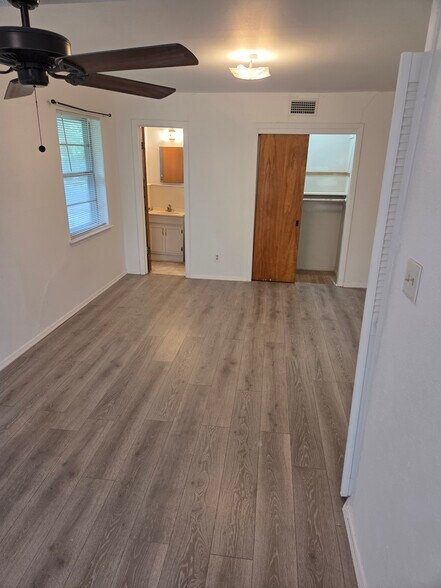 Building Photo - 302 Keith Dr