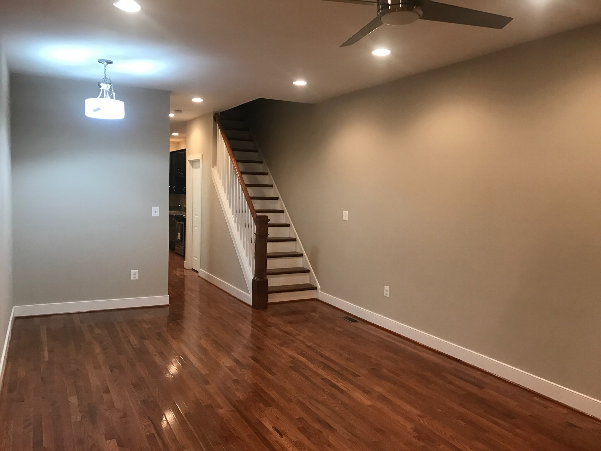 Building Photo - 429 E Lanvale St