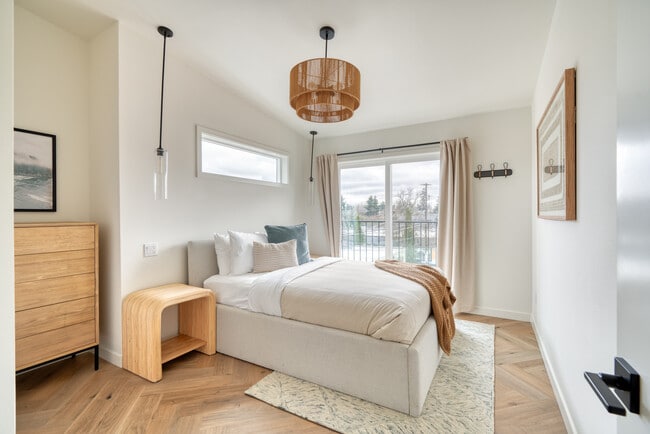 Building Photo - 5012 NE 26th Ave