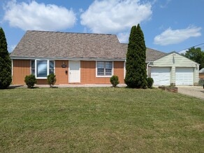 Building Photo - 925 Scott Rd