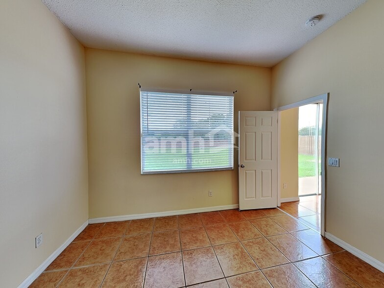 Building Photo - 1042 Raining Meadows Ln