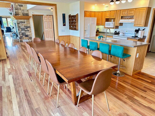 Building Photo - 222 Grouse Dr