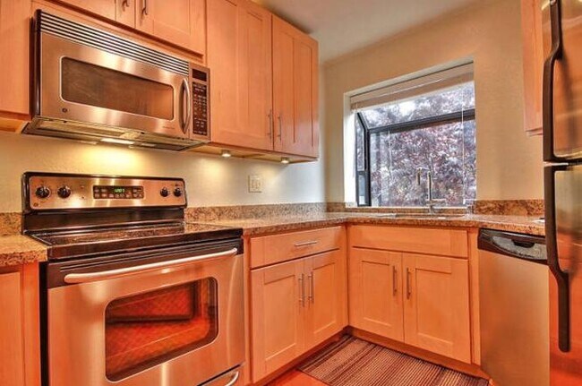 Kitchen - 223 Shorebird Cir