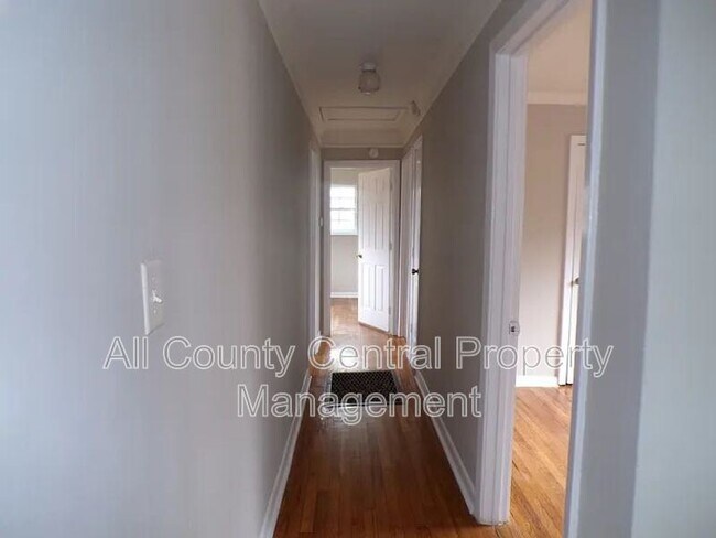 Building Photo - 1657 18th Way SW