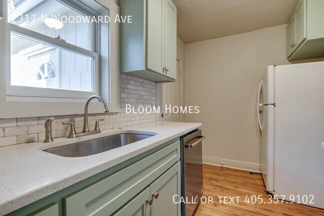 Building Photo - 2317 N Woodward Ave