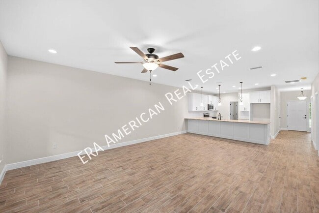 Building Photo - 727 Fairview Dr