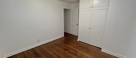 Building Photo - 2553 Myra St