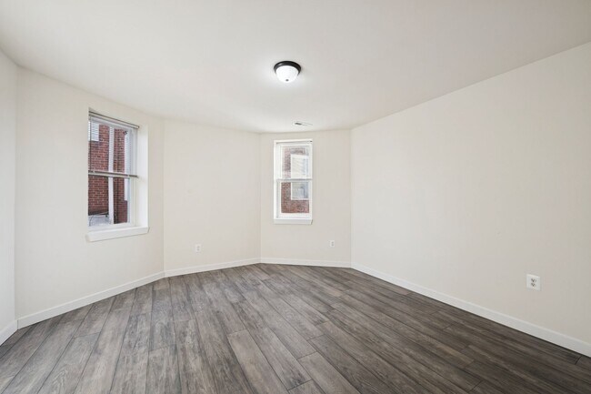 Building Photo - 876 Wynnewood Rd