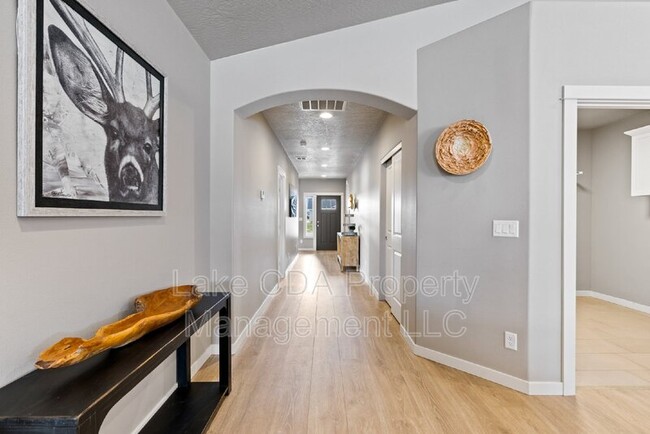 Building Photo - 5673 W Rockingham Dr