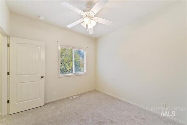 Building Photo - Gorgeous 4 bed 3 Bath Home Located in Meridian