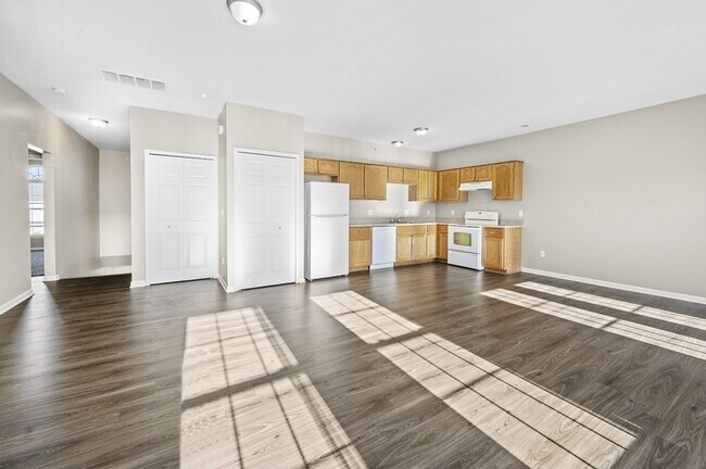 Building Photo - Towne Center Flats - 14100 Webster Dr.