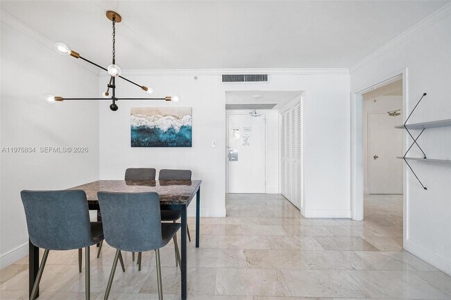 Building Photo - 5101 Collins Ave