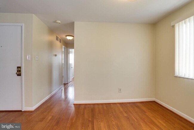 Building Photo - 4510 Washington Blvd