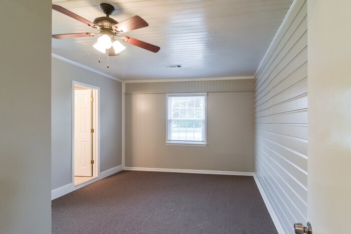 Building Photo - 1140 Faulk Ave
