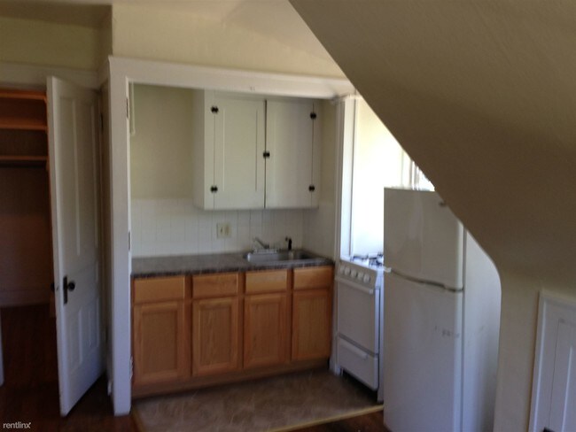 Building Photo - Studio, 1 bath  - 121 Madison Ave SE Apt 11