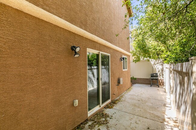 Building Photo - Bright & Inviting 3 Bedroom Home in 89148