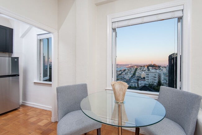 Interior Photo - 2238 Hyde