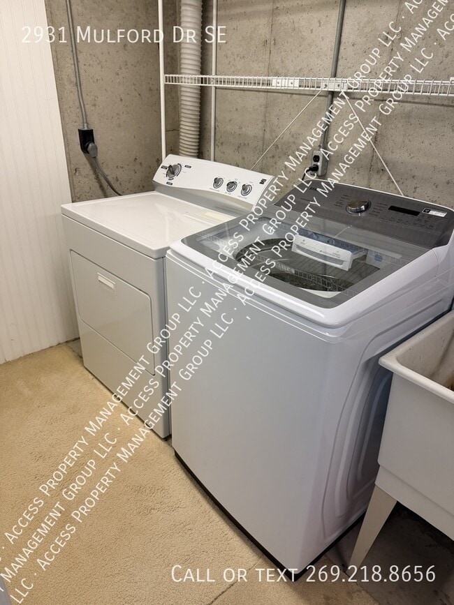 Building Photo - 2931 Mulford Dr SE