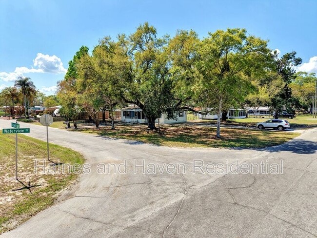 Building Photo - 322 Clearwater Lake Dr