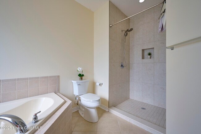 Building Photo - 9086 107th Ct