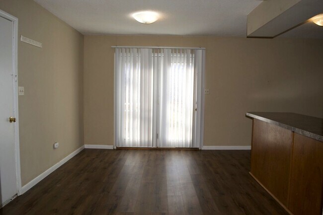 Building Photo - 4812 E Schooner Rd