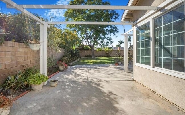 Building Photo - 24121 El Tiradore Cir
