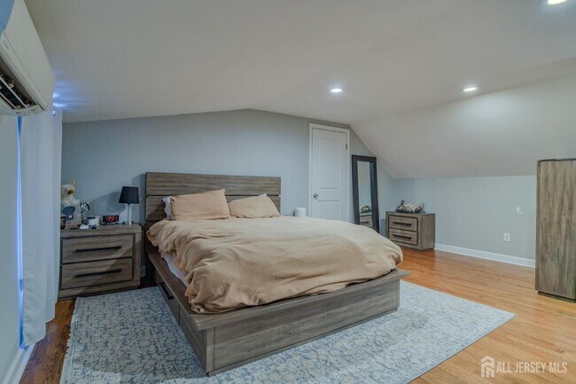 Building Photo - 186 Prigmore St