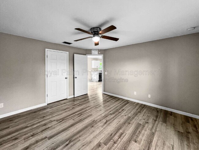 Building Photo - 580 Genoa Ave S