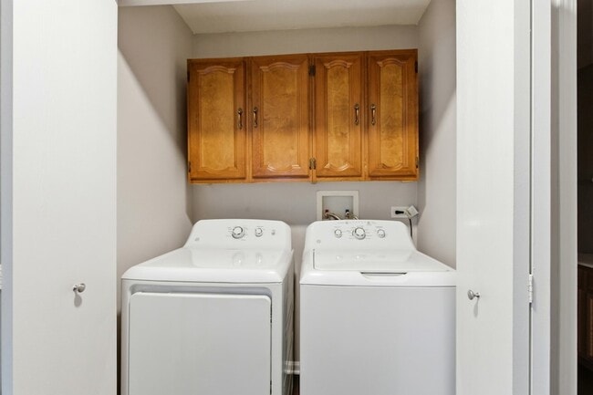 Building Photo - 2023 Silverstone Dr