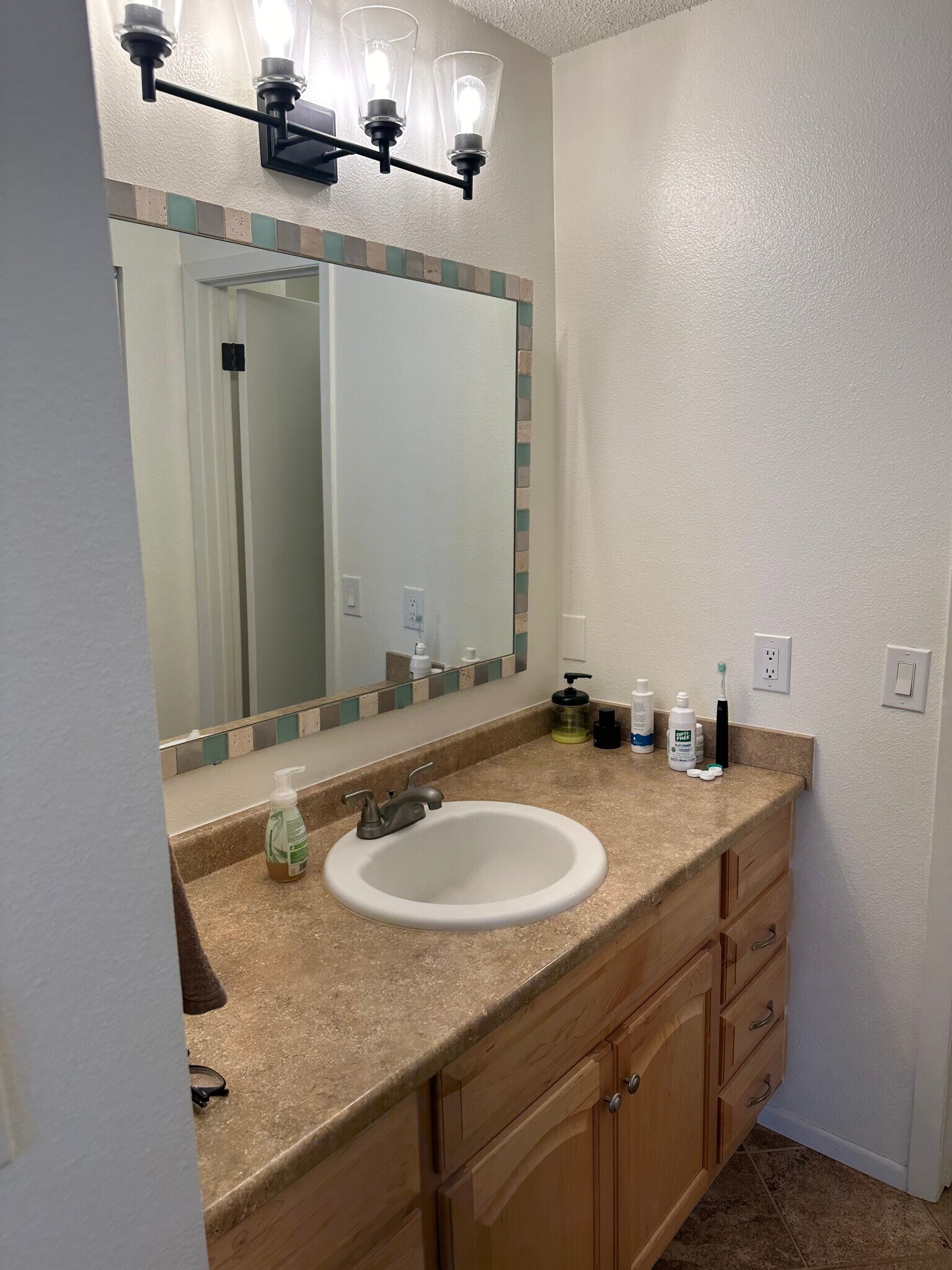 Building Photo - 344 S Estes St