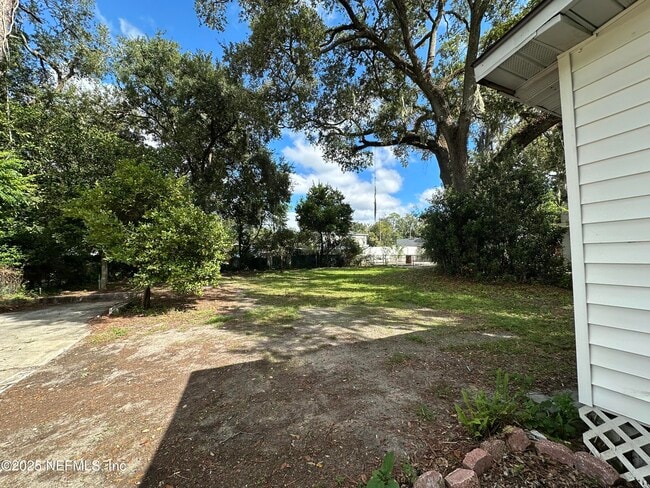 Building Photo - 3325 Claremont Rd