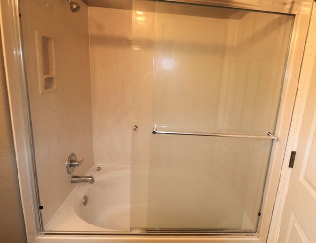 Building Photo - 601 Menaul Blvd NE