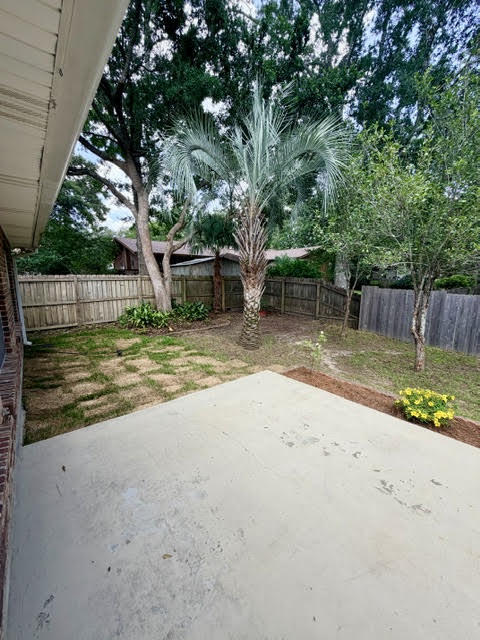 Building Photo - 883 Alawai Ave
