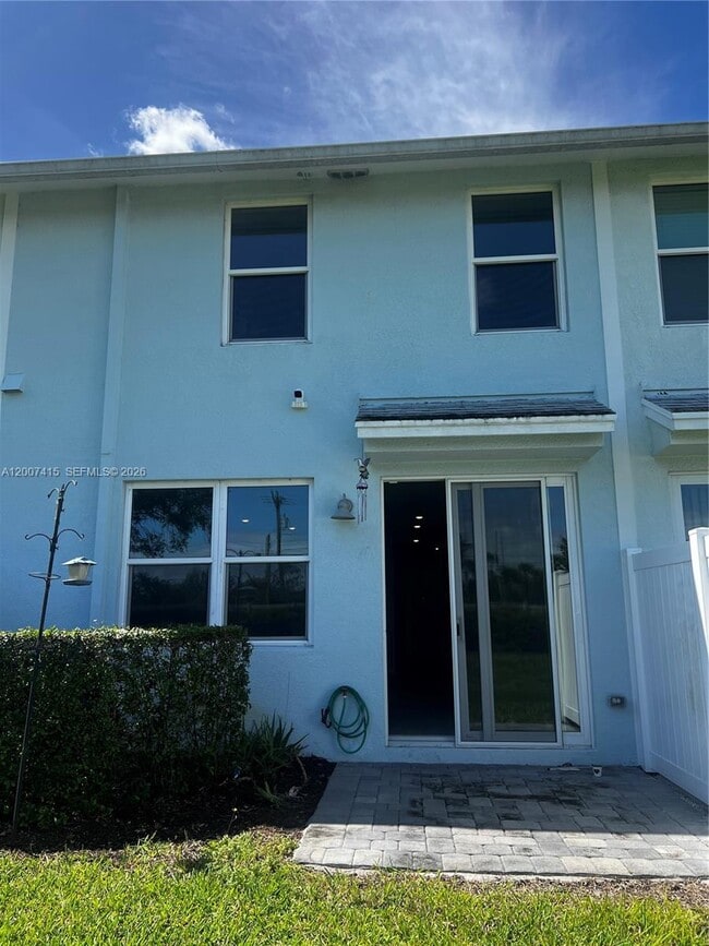 Building Photo - 6349 Topsail Dr