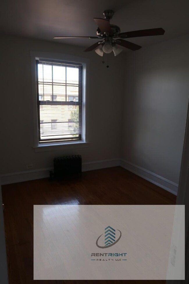 Building Photo - 1 bedroom in CHICAGO IL 60660